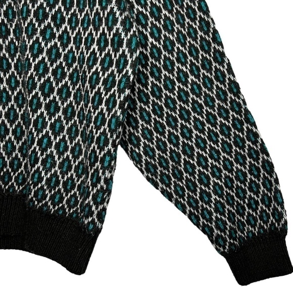 Vintage Patterned Jantzen Made in USA Sweater - Picture 4 of 5